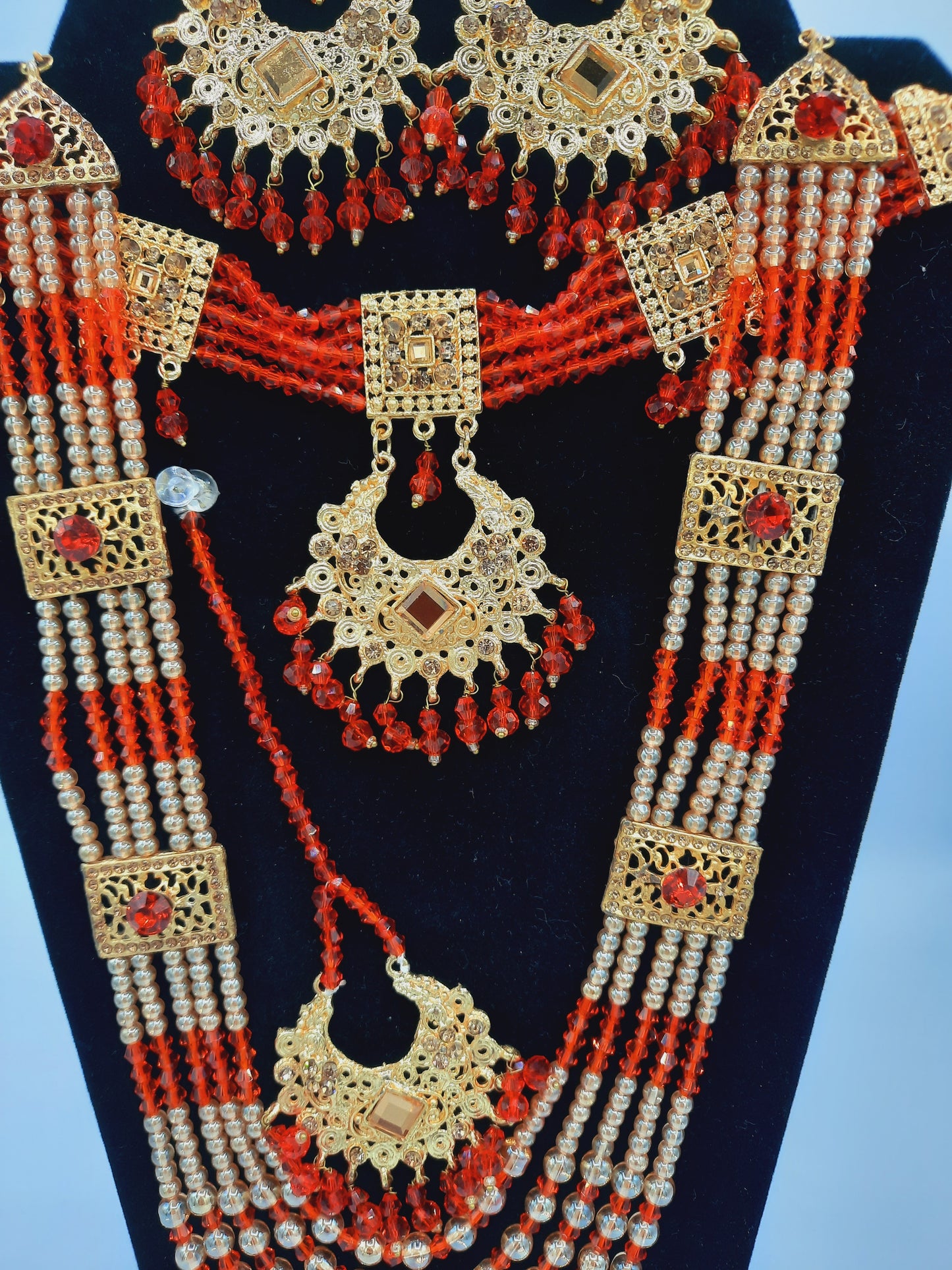 Tour de cou ras du cou rouge guluband avec boucles d'oreilles et teeka