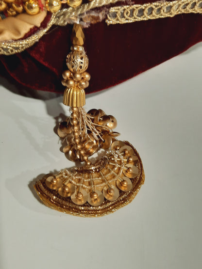 Red clutch for weddings and parties with golden chain