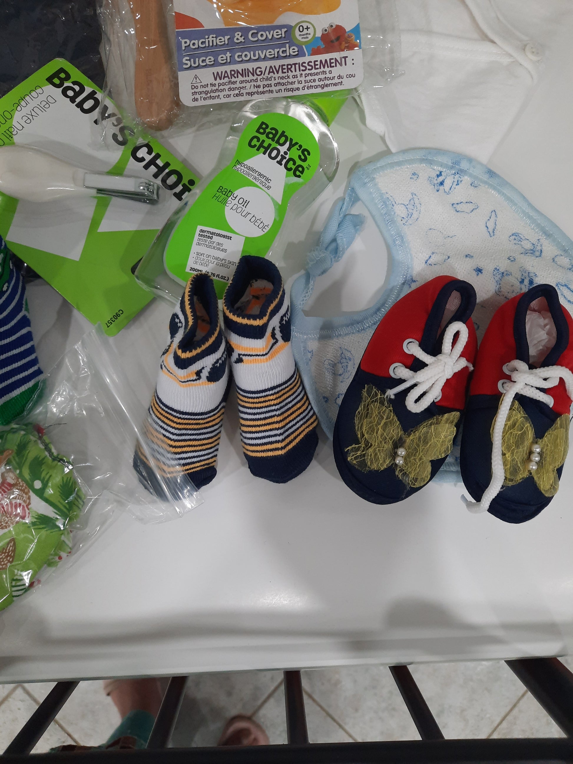 Baby clothing gift sets ideal for baby showers and new born baby occasions - SET E - NATASHAHS