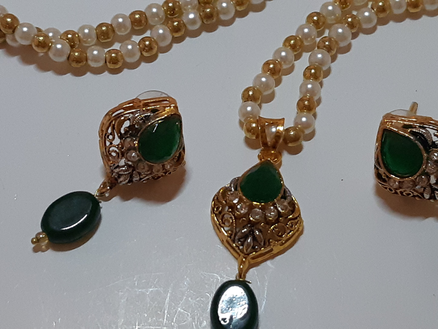 Champagne stones Golden Base Pendant Set - NATASHAHS